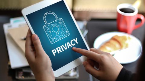 how to access dark web safely